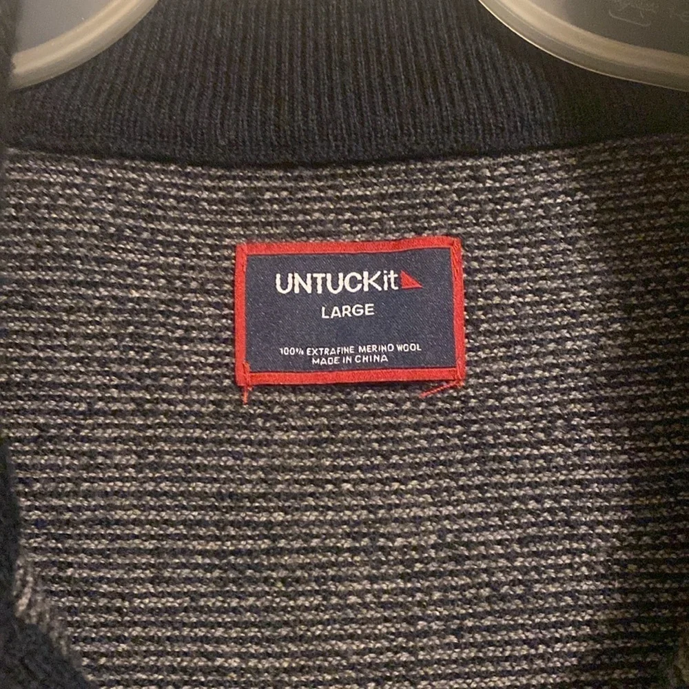 UNTUCKit Men's Charcoal Zip-Up Sweater